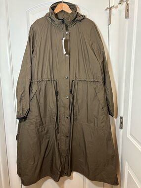 Banana Republic BR Sport Taupe Hooded Rain Jacket
